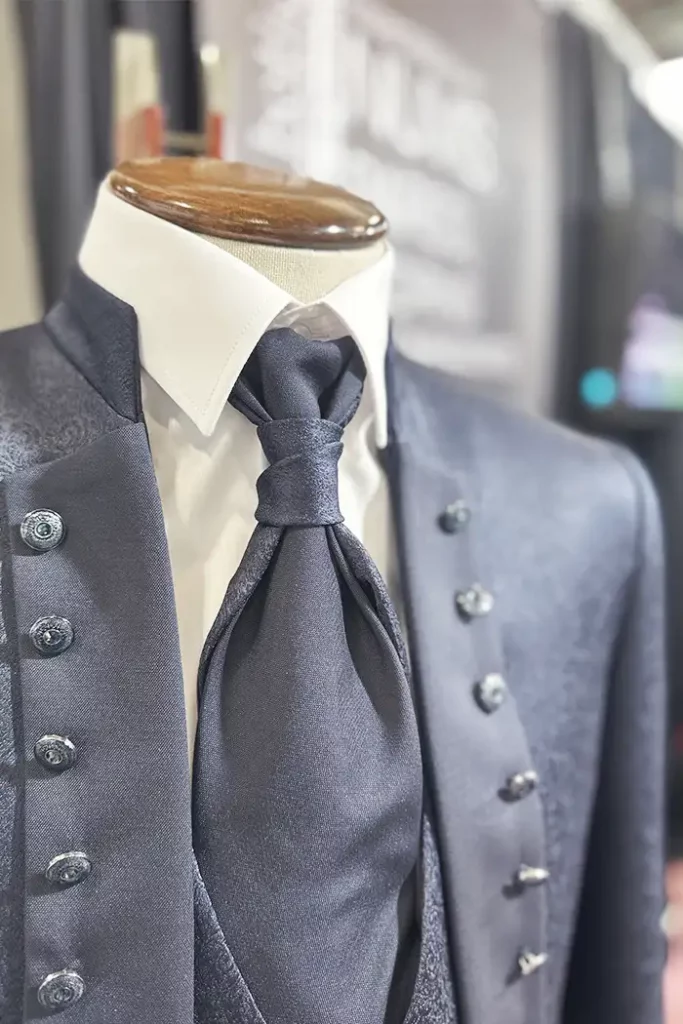 Muestrario de trajes de novio en la Fira Nuvis Tardor Sabadell 2025